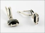 Серьги из серебра с гранатом прямоугольник 8х12 мм 19303