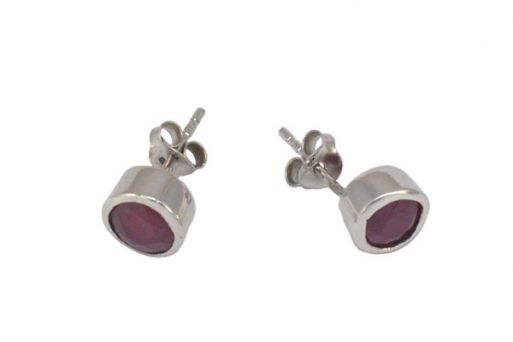 Серьги из серебра 925 пробы с рубином.