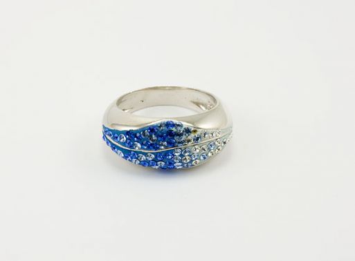 Серебряное кольцо с Кристаллами Swarovski 24430 купить в магазине Самоцветы мира