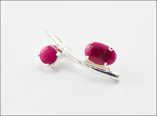 Серебряный кулон с рубином 31305 купить в магазине Самоцветы мира