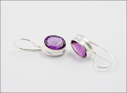 Серебряные серьги с аметистом 33108 купить в магазине Самоцветы мира