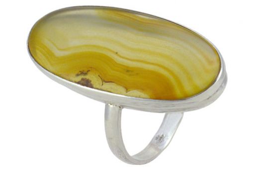 Кольцо из серебра 925 пробы с сердоликом.