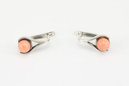 Серебряные серьги с кораллом 39733 купить в магазине Самоцветы мира