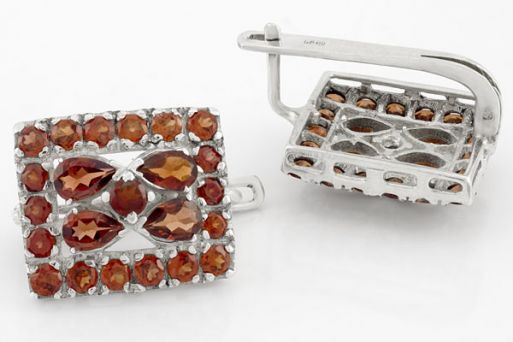 Серебряные серьги с гранатом 39987 купить в магазине Самоцветы мира