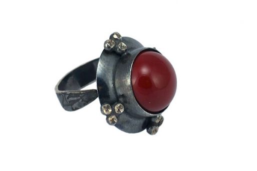 Серебряное кольцо с кораллом 42509 купить в магазине Самоцветы мира