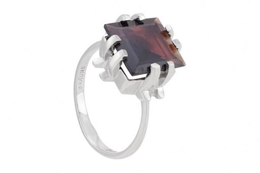 Серебряное кольцо с гранатом 42801 купить в магазине Самоцветы мира