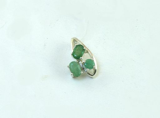 Серебряный кулон с изумрудом 43458 купить в магазине Самоцветы мира