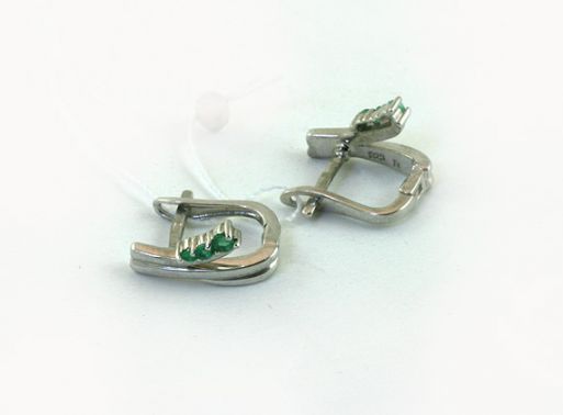 Серебряные серьги с изумрудом 43653 купить в магазине Самоцветы мира