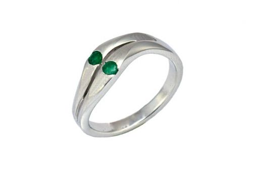 Серебряное кольцо с изумрудом 43677 купить в магазине Самоцветы мира