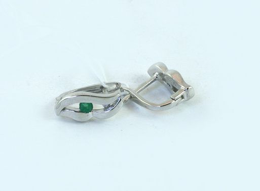 Серебряные серьги с изумрудом 43704 купить в магазине Самоцветы мира