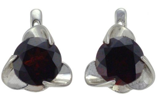 Серебряные серьги с гранатом 43808 купить в магазине Самоцветы мира