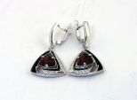 Серьги из серебра с гранатом и фианитами треугольник 8х8х8 мм 43809