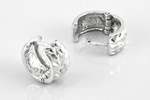 Серебряные серьги без вставок 44091 купить в магазине Самоцветы мира