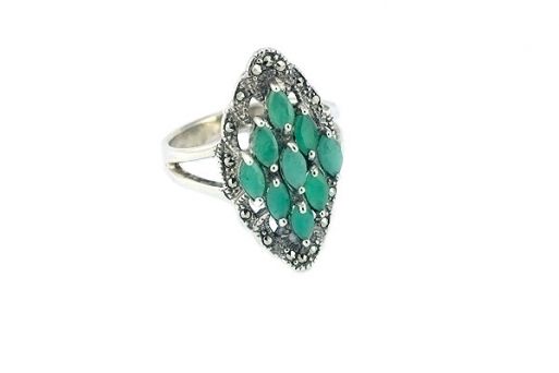 Серебряное кольцо с изумрудом 45009 купить в магазине Самоцветы мира