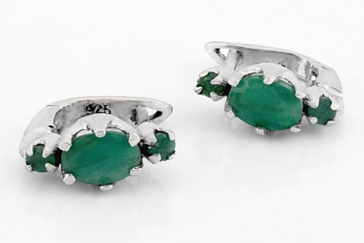Серебряные серьги с изумрудом 45030 купить в магазине Самоцветы мира