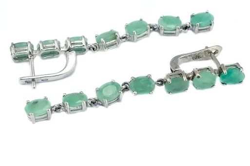 Серебряные серьги с изумрудом 45052 купить в магазине Самоцветы мира