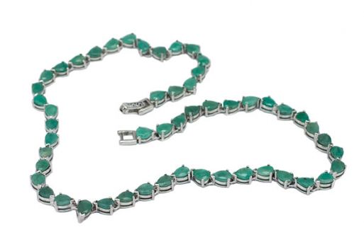 Серебряное колье с изумрудом 45053 купить в магазине Самоцветы мира