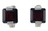 Серьги из серебра с гранатом квадрат 10х10 мм 45192