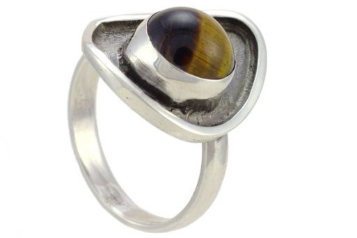 Кольцо из серебра 925 пробы с тигровым глазом.