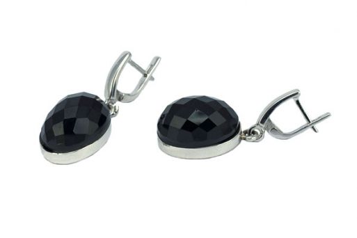 Серьги из серебра 925 пробы с шпинелем.