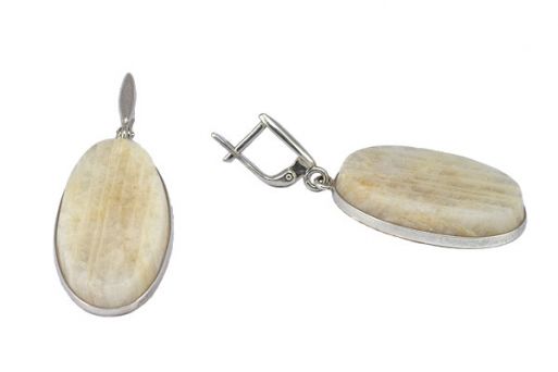 Серьги из серебра 925 пробы с беломоритом.