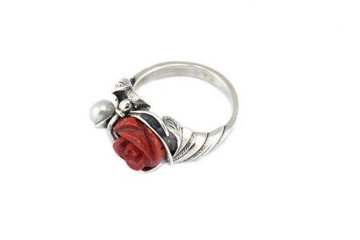 Серебряное кольцо с красным кораллом 52384 купить в магазине Самоцветы мира