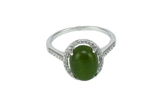 Кольцо из серебра 925 пробы с кошачьим глазом.
