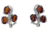 Серьги из серебра с гранатом и фианитами 3 овала 4х5 мм 54202