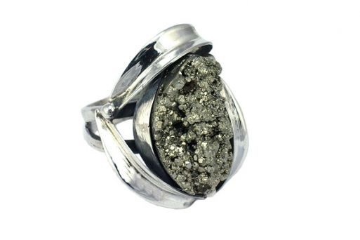 Кольцо из серебра 925 пробы с пиритом.