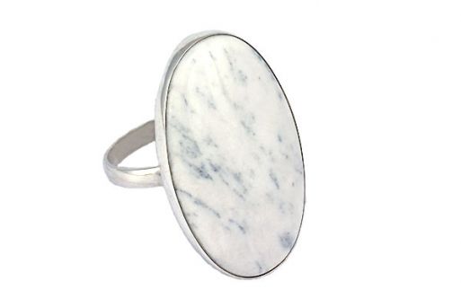 Кольцо из серебра 925 пробы с кахолонгом.