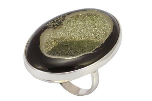 Кольцо из серебра 925 пробы с аммонитом.