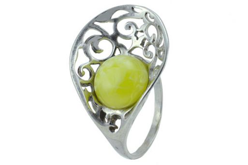 Кольцо из серебра 925 пробы с янтарем.