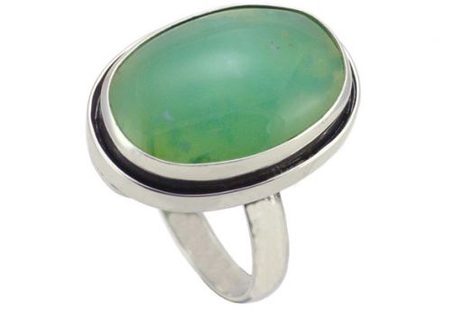 Кольцо из серебра 925 пробы с хризопразом.
