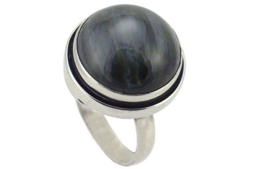 Кольцо из серебра 925 пробы с Кошачьим глазом.