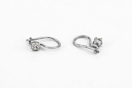 Серебряные серьги с фианитом 57144 купить в магазине Самоцветы мира