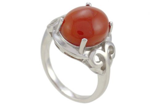 Кольцо из серебра 925 пробы с сердоликом.