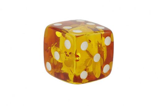 Кость игральная из янтаря.
