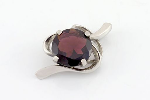Серебряный кулон с гранатом 58548 купить в магазине Самоцветы мира