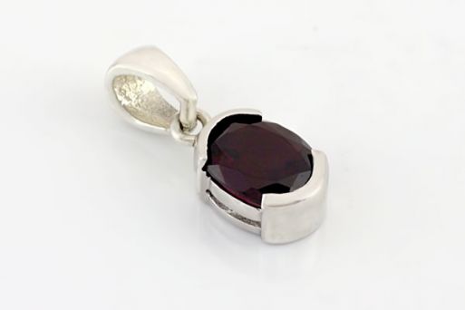 Серебряный кулон с гранатом 59328 купить в магазине Самоцветы мира