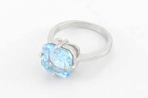 Серебряное кольцо с топазом 59730 купить в магазине Самоцветы мира
