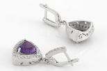Серьги из серебра с александритом и фианитами треугольник 10х10х10 мм 60887