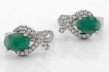 Серьги из серебра с изумрудом и фианитами овал 5х7 мм 61639