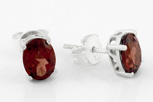 Серебряные серьги с гранатом 63426 купить в магазине Самоцветы мира