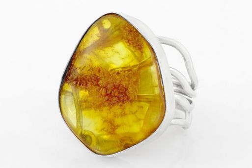 Серебряное кольцо с янтарём 63636 купить в магазине Самоцветы мира