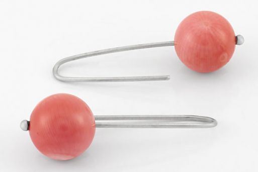 Серебряные серьги с кораллом 63664 купить в магазине Самоцветы мира