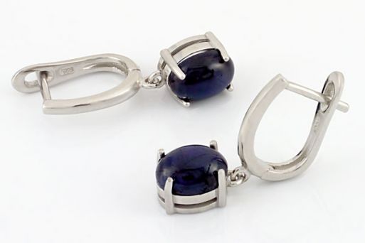 Серебряные серьги с сапфиром 65010 купить в магазине Самоцветы мира
