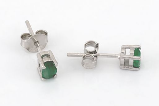 Серебряные серьги с изумрудом 66967 купить в магазине Самоцветы мира